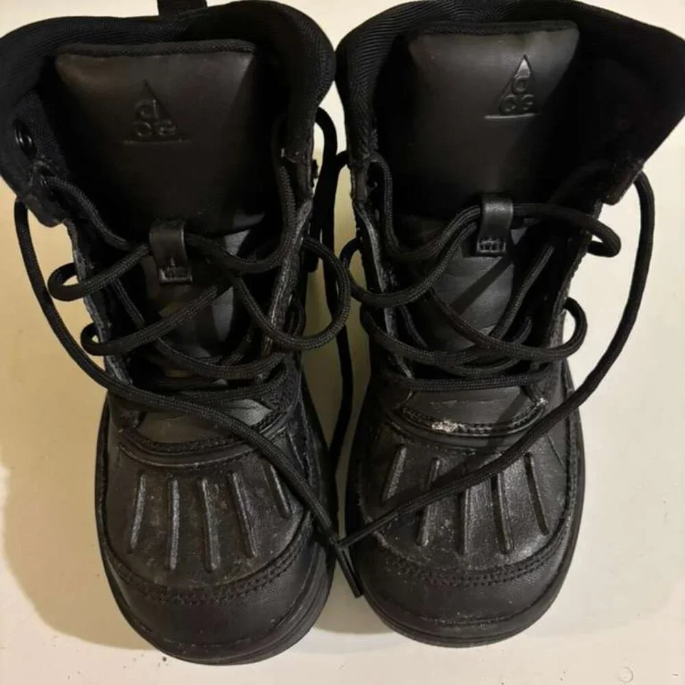 Unisex kids ACG Nike boots size 12C